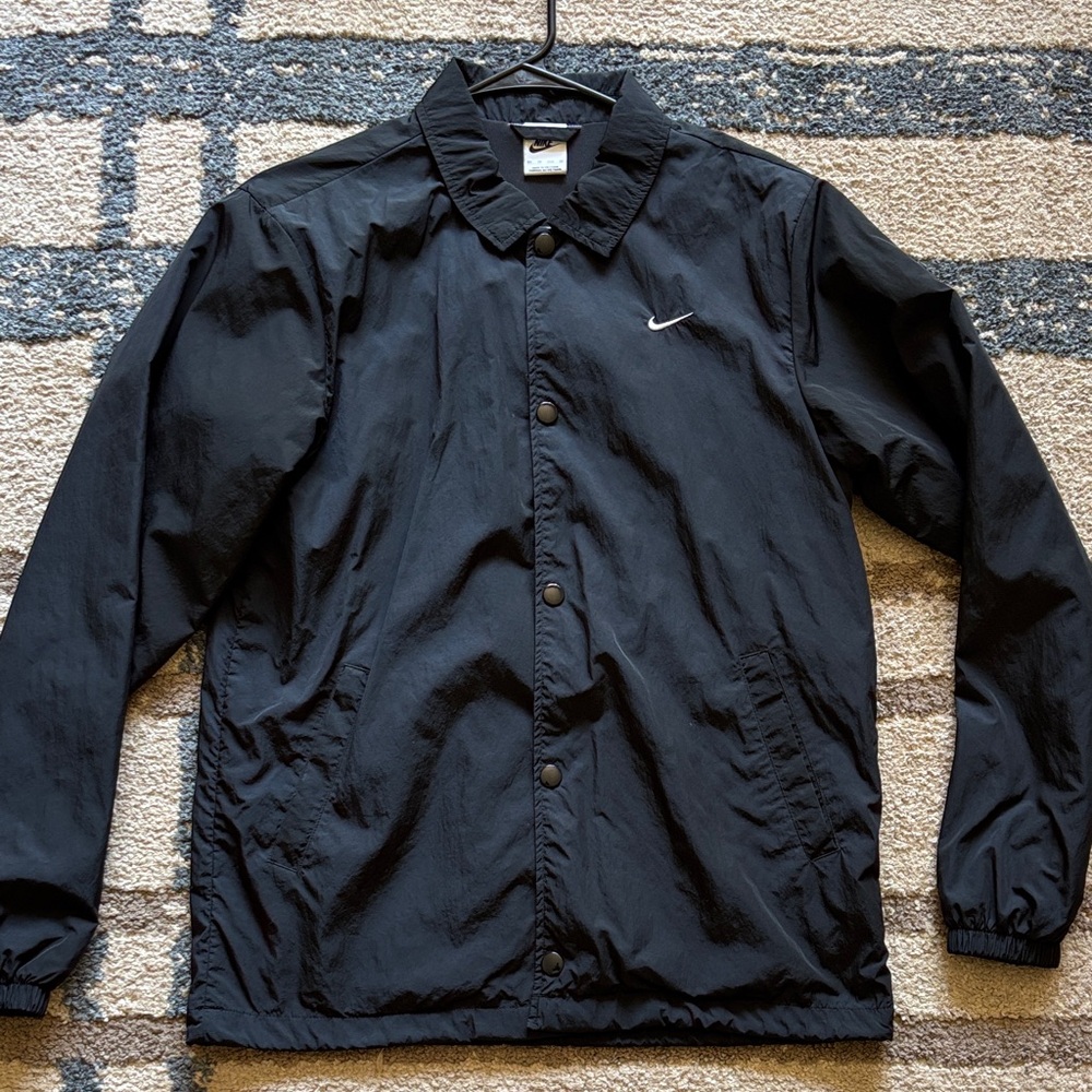 Nike Men's Black Windbreaker